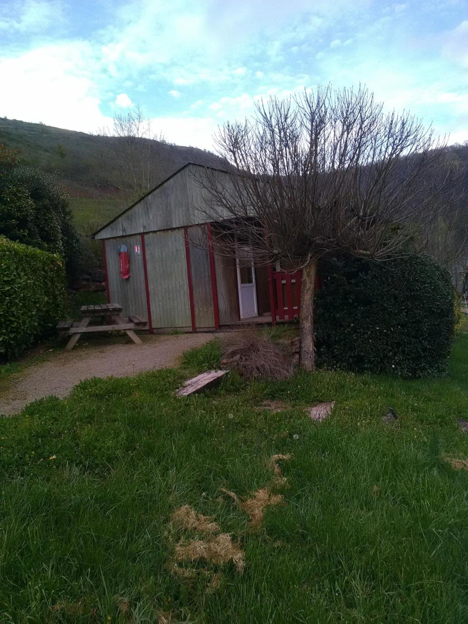 La Fregiere Chalets Clairvaux-d'Aveyron Exterior photo