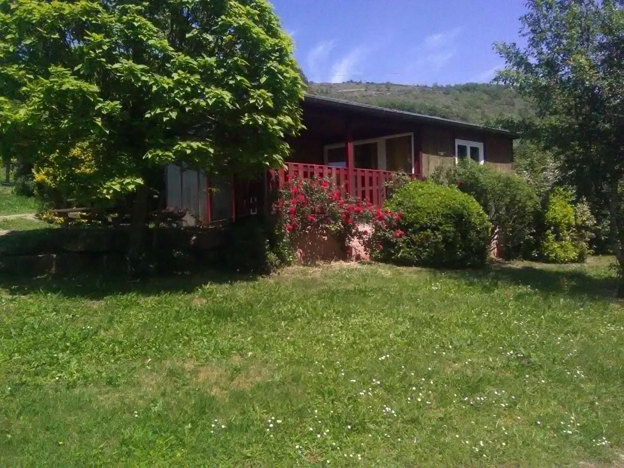 La Fregiere Chalets Clairvaux-d'Aveyron Exterior photo