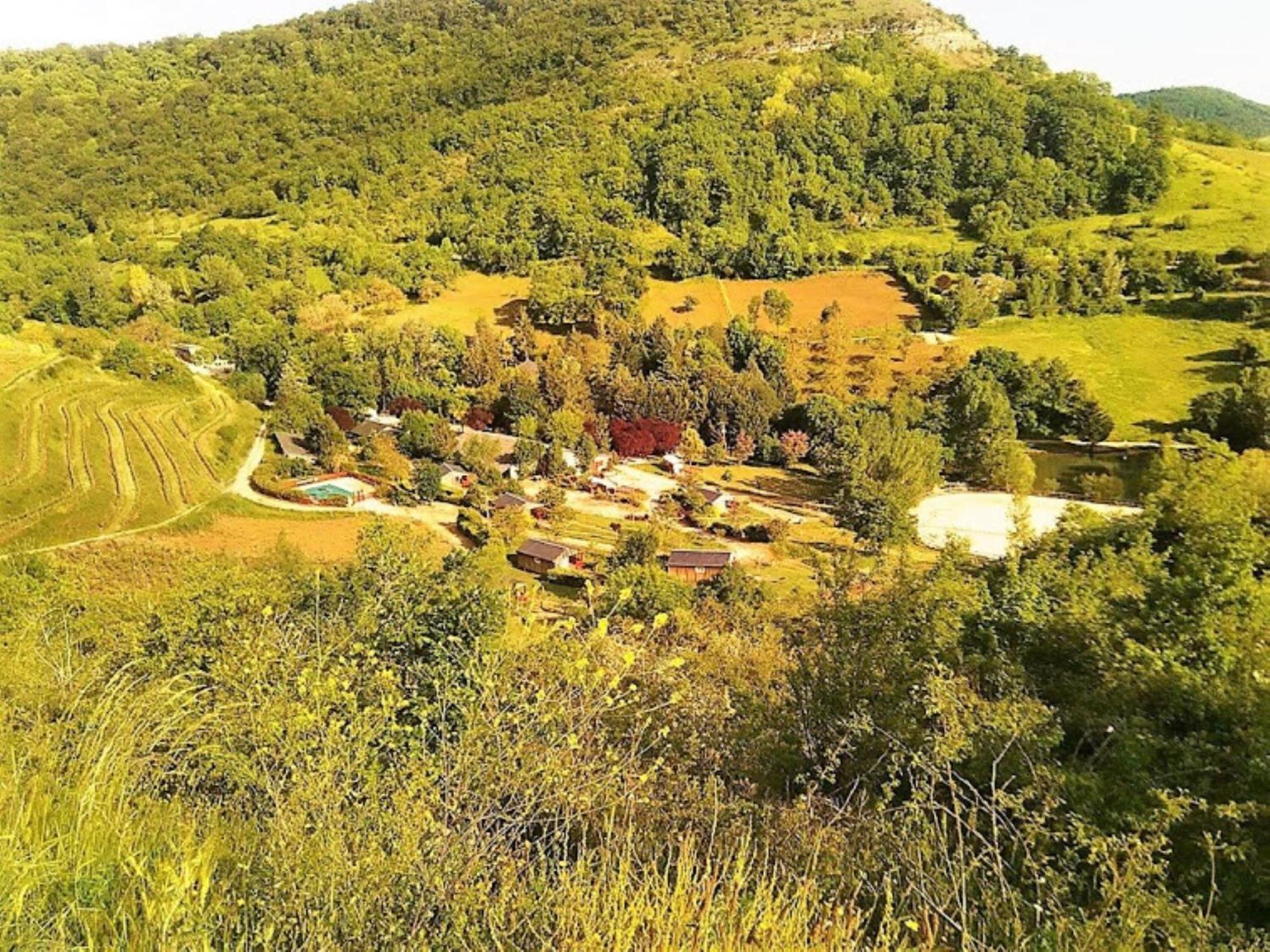 La Fregiere Chalets Clairvaux-d'Aveyron Exterior photo